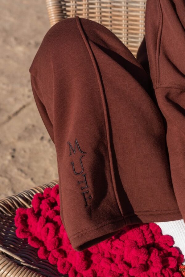brown pants