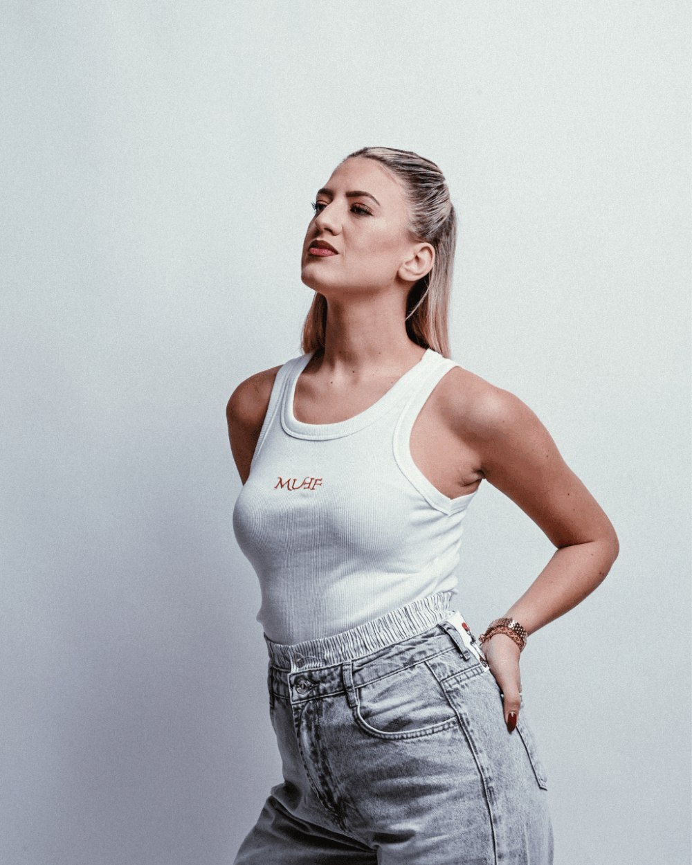 tank top λευκο με κεντημα muff