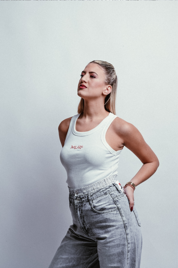tank top λευκο με κεντημα muff