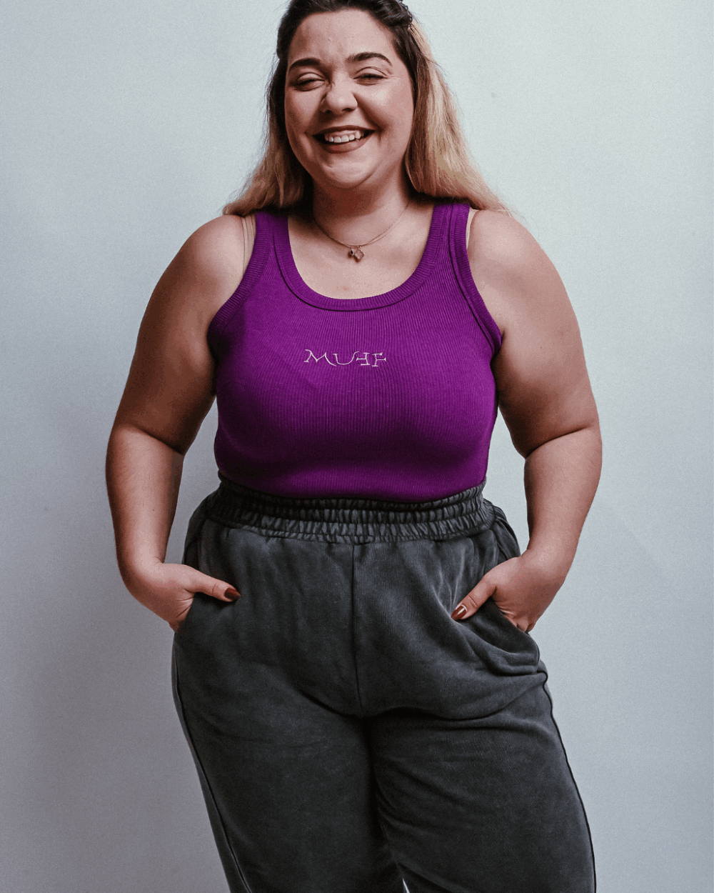 tank top and γκρι φορμεσ